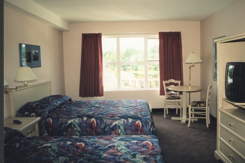QUARTERDECK INN&MARINA RESORT 004